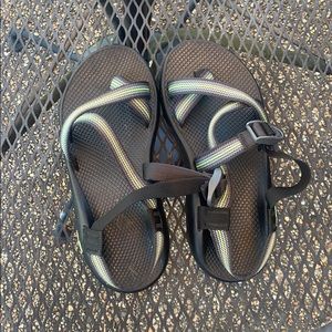 Men’s size 9 chacos